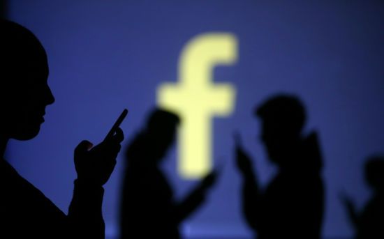 У США представили копії постів "фабрики тролів" у Facebook