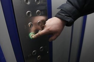 В Одессе лифт с пассажирами рухнул с высоты третьего этажа