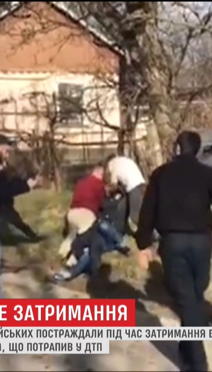 В Черновцах двое патрульных пострадали при задержании водителя, который попал в ДТП