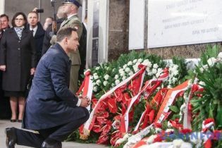 В Варшаве появился памятник жертвам Смоленской катастрофы