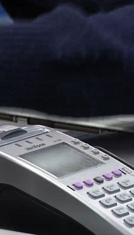 Українці витрачають більше, ніж заробляють - про причини економічного феномену