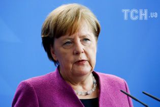Меркель до конца июня должна решить вопрос с мигрантами, ей грозит отставка