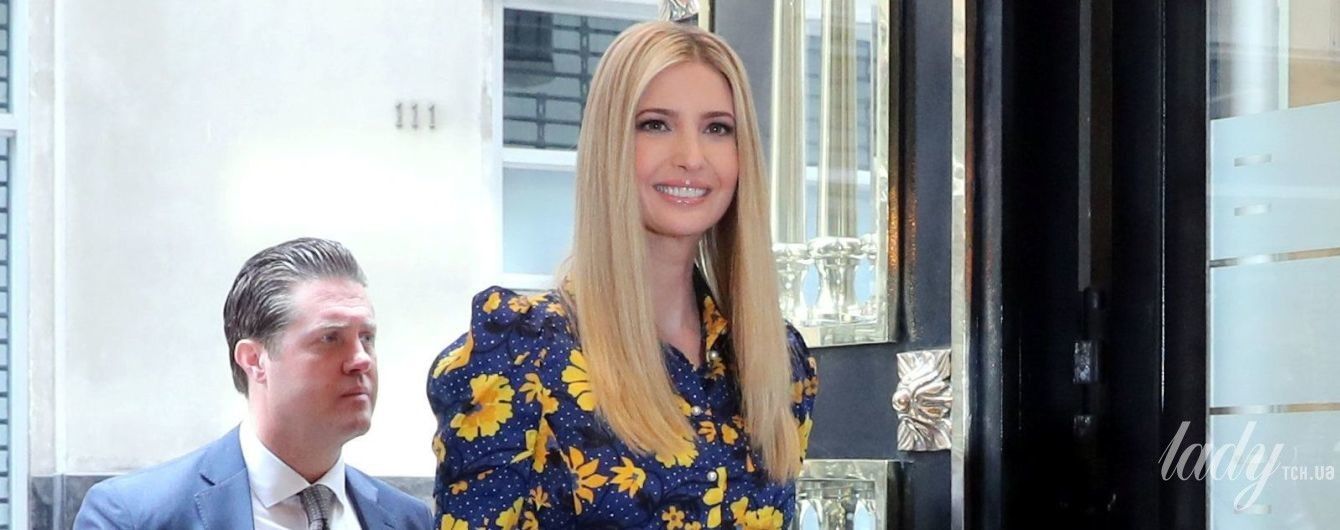 Иванка Трамп в платье с цветочным принтом и на шпильках прибыла в Перу