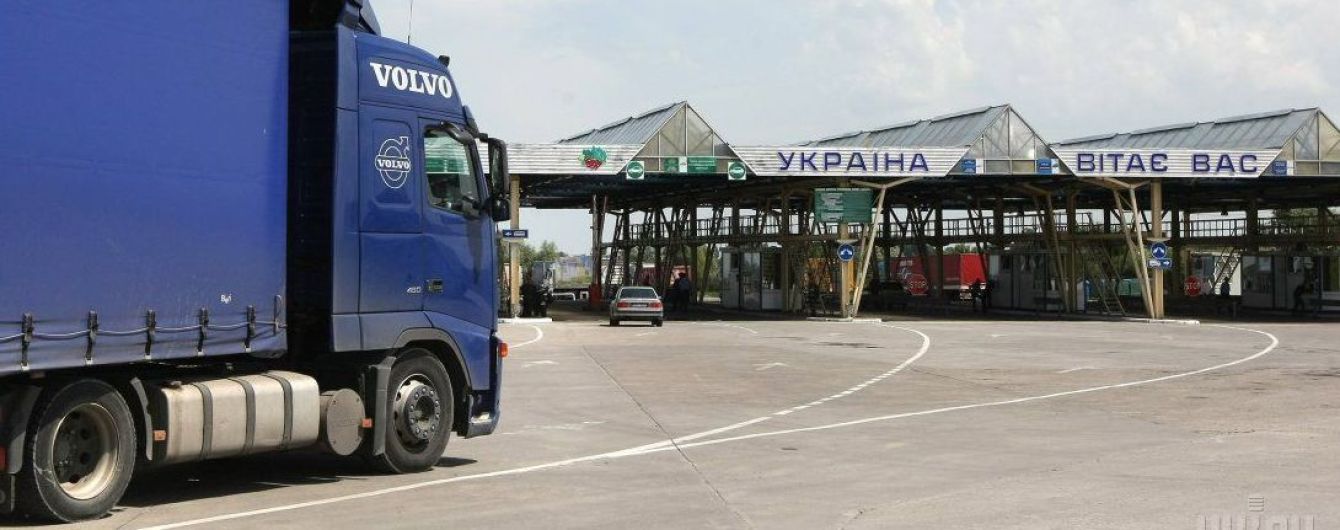 Контрабанда на таможне. Инспектор разоблачил схему с грузовиками, которые оформляли, как пустые