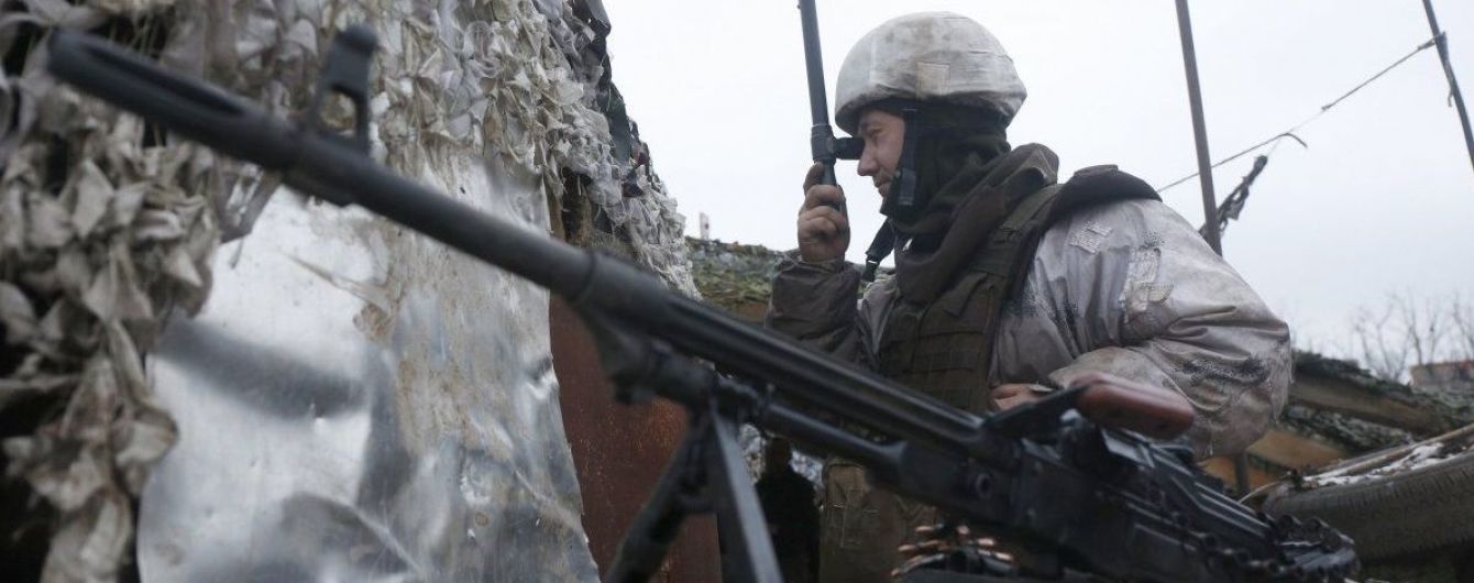Бойовики понад 40 разів обстріляли позиції ЗСУ, є поранений. Хроніка АТО