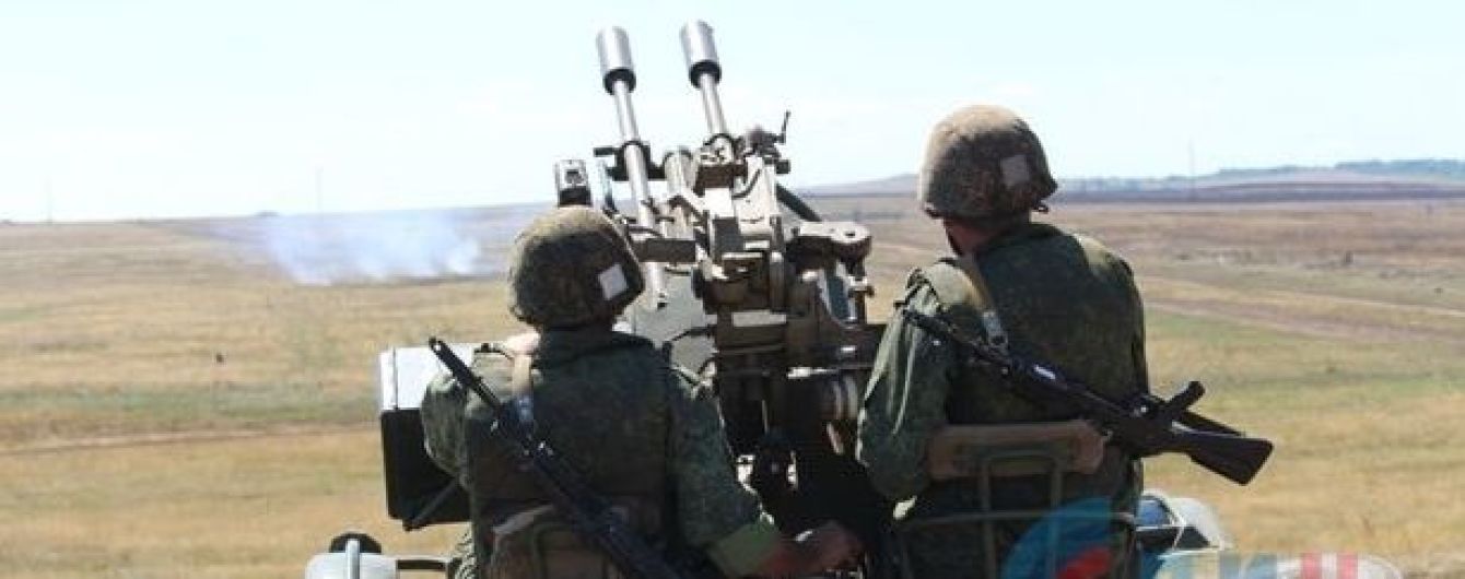Боевики применили в зоне АТО тяжелую артиллерию, украинский военный получил ранения