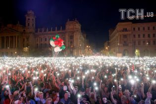 У Будапешті десятки тисяч людей вийшли протестувати проти Орбана