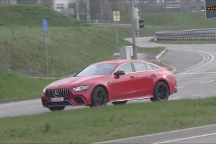 Mercedes-AMG разрабатывает мощный и доступный спорткар