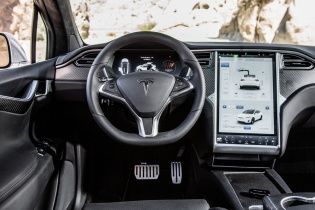Tesla удивила владельцев улучшенным браузером
