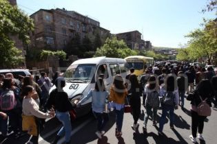 В Ереване демонстранты заблокировали центр города