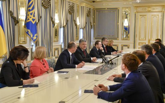 Порошенко розповів, коли може об'єднатися церква в Україні