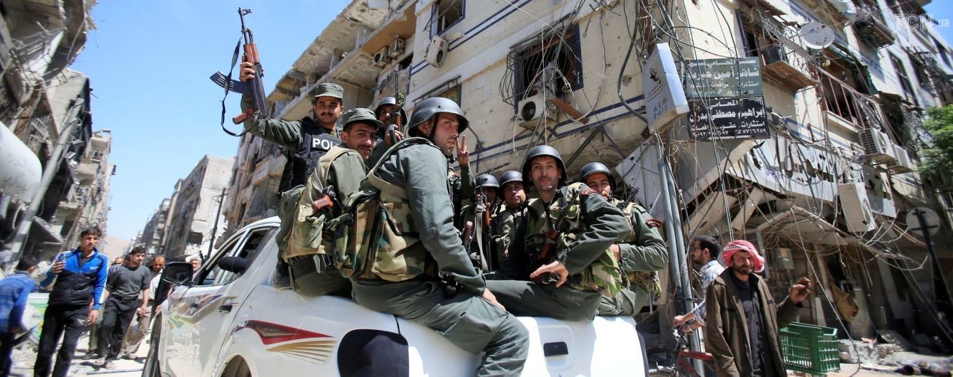 Российские военные уверяют, что нашли в сирийской Думе склад химикатов боевиков