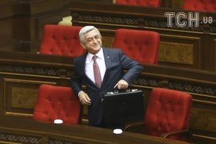 Прем’єр-міністр Вірменії Саргсян подав у відставку