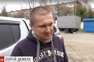 У Конотопі кілька жінок вимагають у місцевого депутата визнати своїх дітей