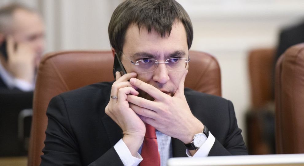 Безкоштовні пологи дружини Омеляна. Міністр або бреше, або порушив закон США - ЗМІ