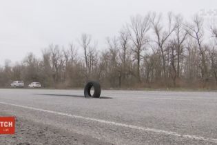 Суд у Дніпрі повернув права водію, який скоїв ДТП через величезну вибоїну