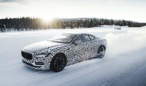 Volvo испытало гибридное купе в суровых полярных условиях