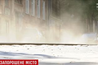 Львов задыхается от пыли из-за зимних смесей для дорог