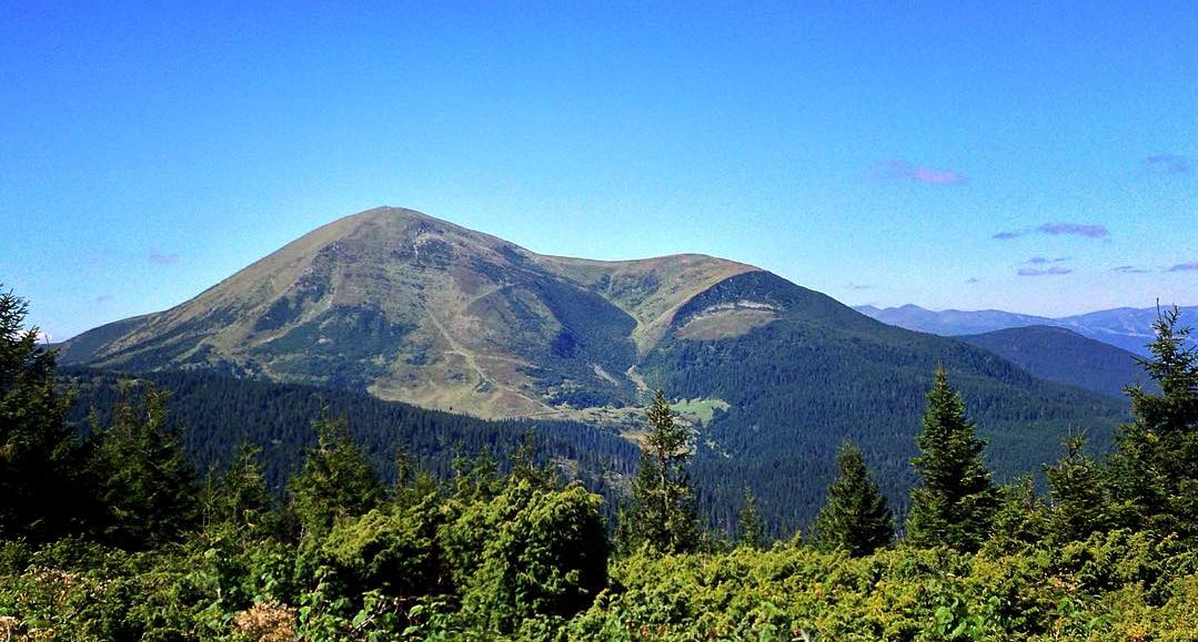 Гора Петрос, Карпати, гори