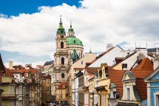 Стало відомо, які напрямки українці обирають на травневі свята