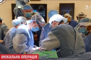 У США провели першу у світі операцію з повної пересадки чоловічих геніталій