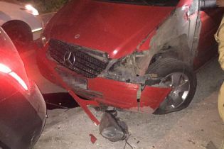 На Одещині невідомий підірвав авто біля житлового будинку