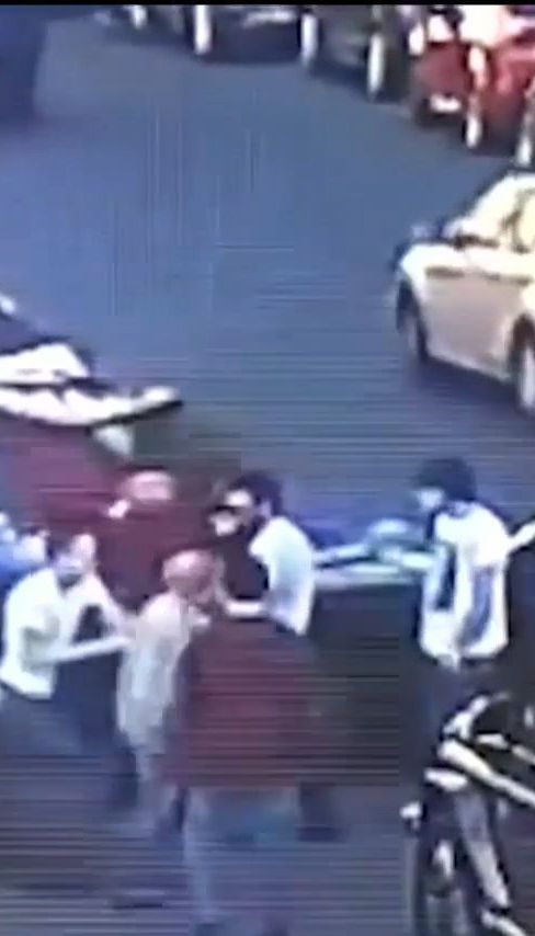 З'явилося нове відео побиття депутата Мустафи Найєма