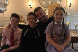 Родина Бекхемів зворушливо привітала Девіда з днем народження