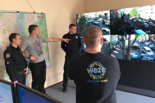 Полицию подключили к навигатору Waze. Обстановка на дорогах Киева будет актуальнее