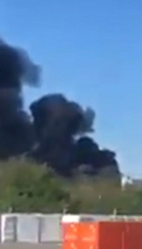 У Білій Церкві спалахнула масштабна пожежа на складі зі зберігання шин