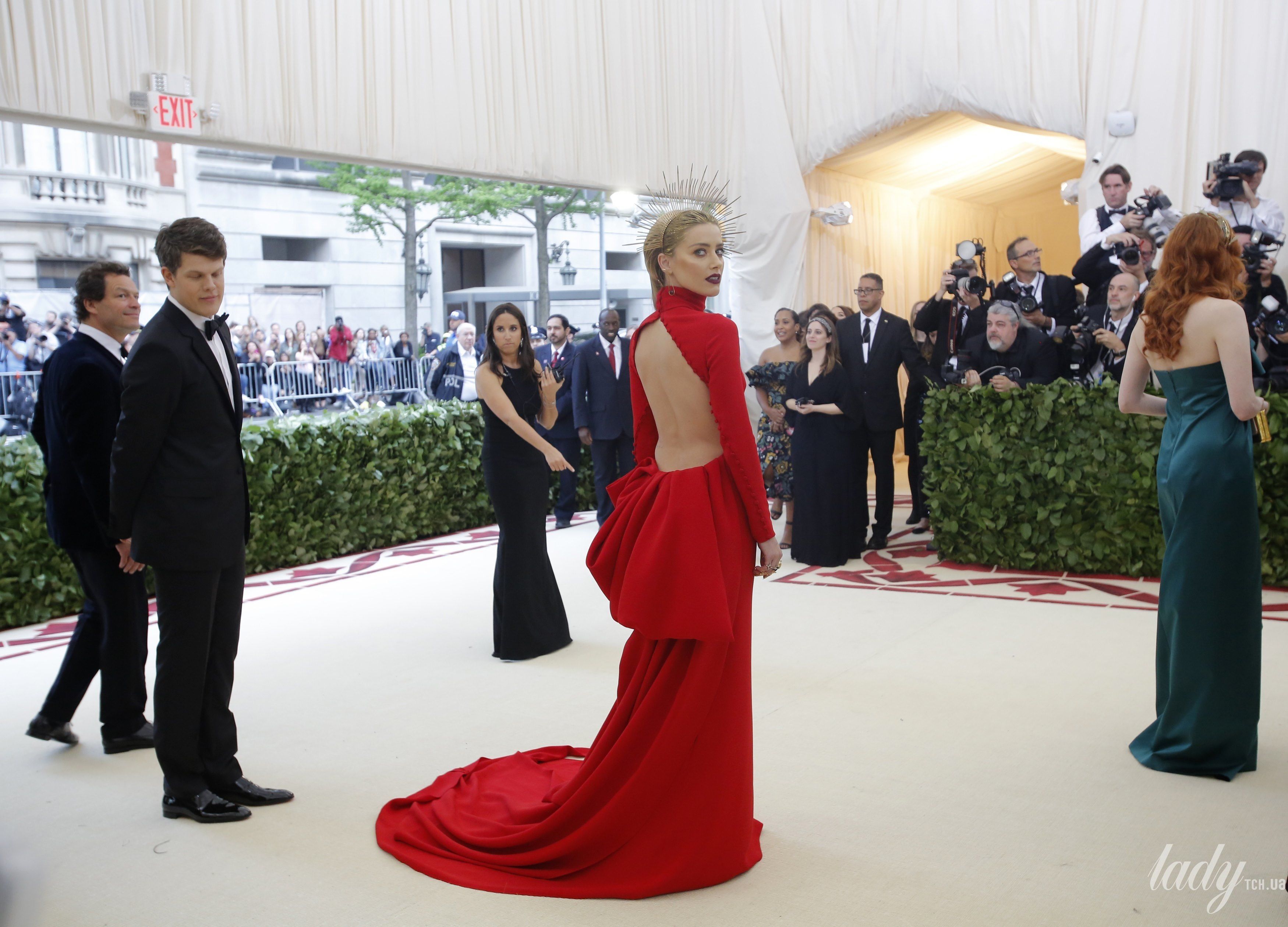 Эмбер Херд на Met Gala-2018_6