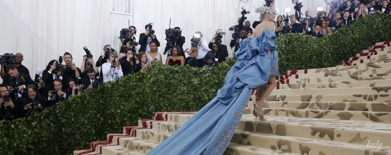 Самый длинный шлейф на Met Gala-2018: Диана Крюгер впечатлила роскошным образом