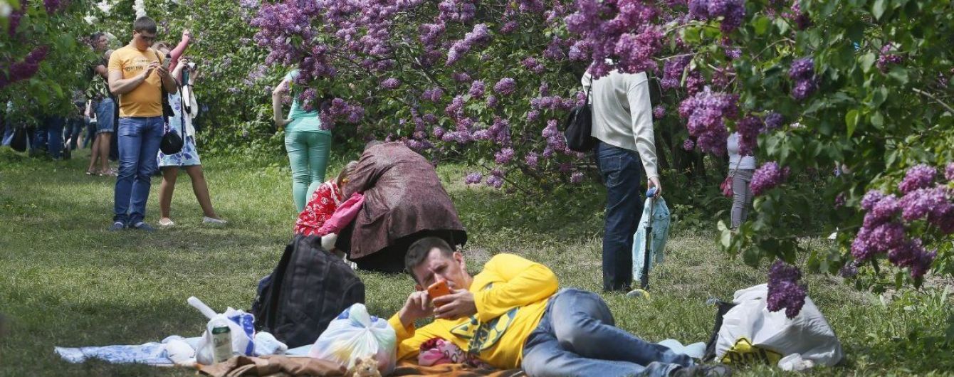 Укргідрометцентр попереджає про заморозки, а вихідні будуть прохолодними та з дощами