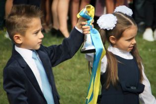 "Безпрецедентні інвестиції": на перші класи в українських школах виділили майже мільярд гривень