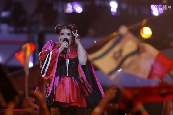 Прикрий конфуз: фаворитка "Євробачення-2018" Нетта з Ізраїлю гепнулася зі сцени