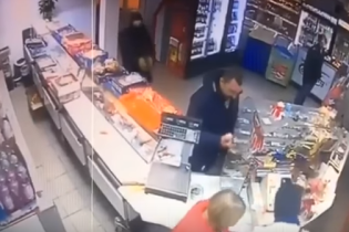 Суд виніс вирок сину нардепа Попова, який грабував магазин з товаришем