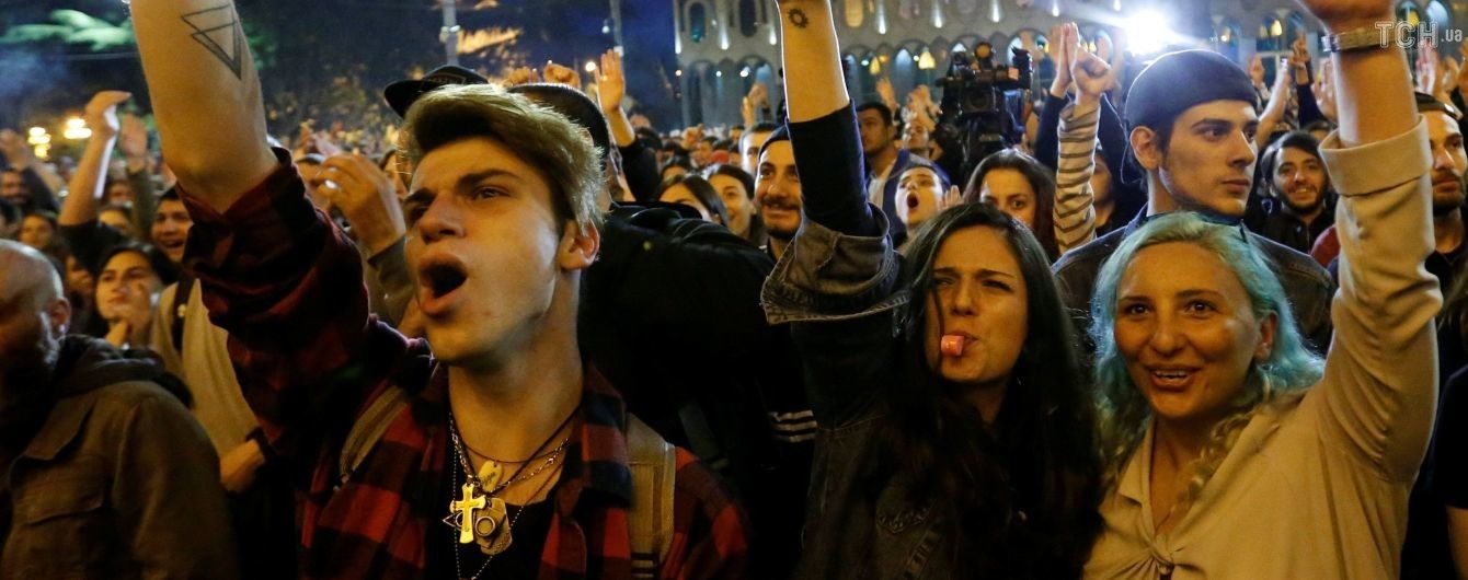Поліція Тбілісі знесла намети протестувальників під парламентом