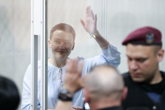 Суд оставил Савченко под стражей до 10 сентября