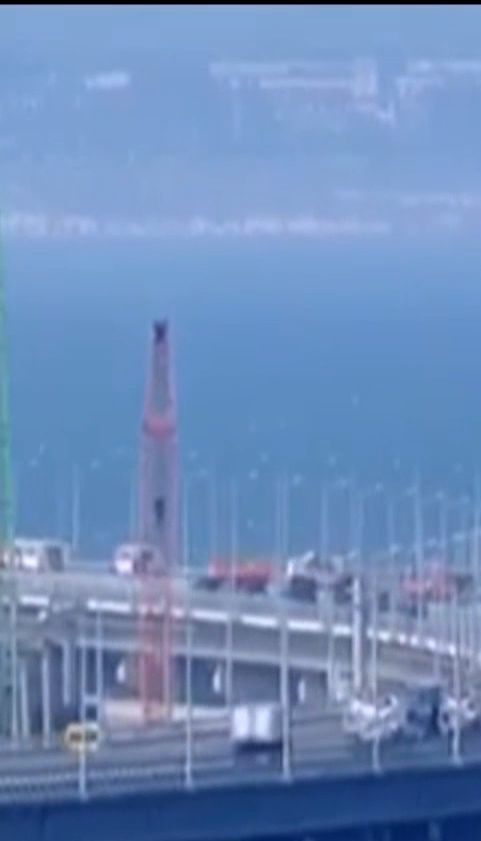 Россияне планируют запустить движение по автомобильной части так называемого "Крымского моста"