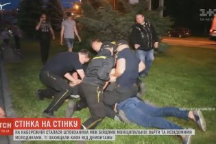 Стенка на стенку: снос кафе в Днепре спровоцировал массовую драку