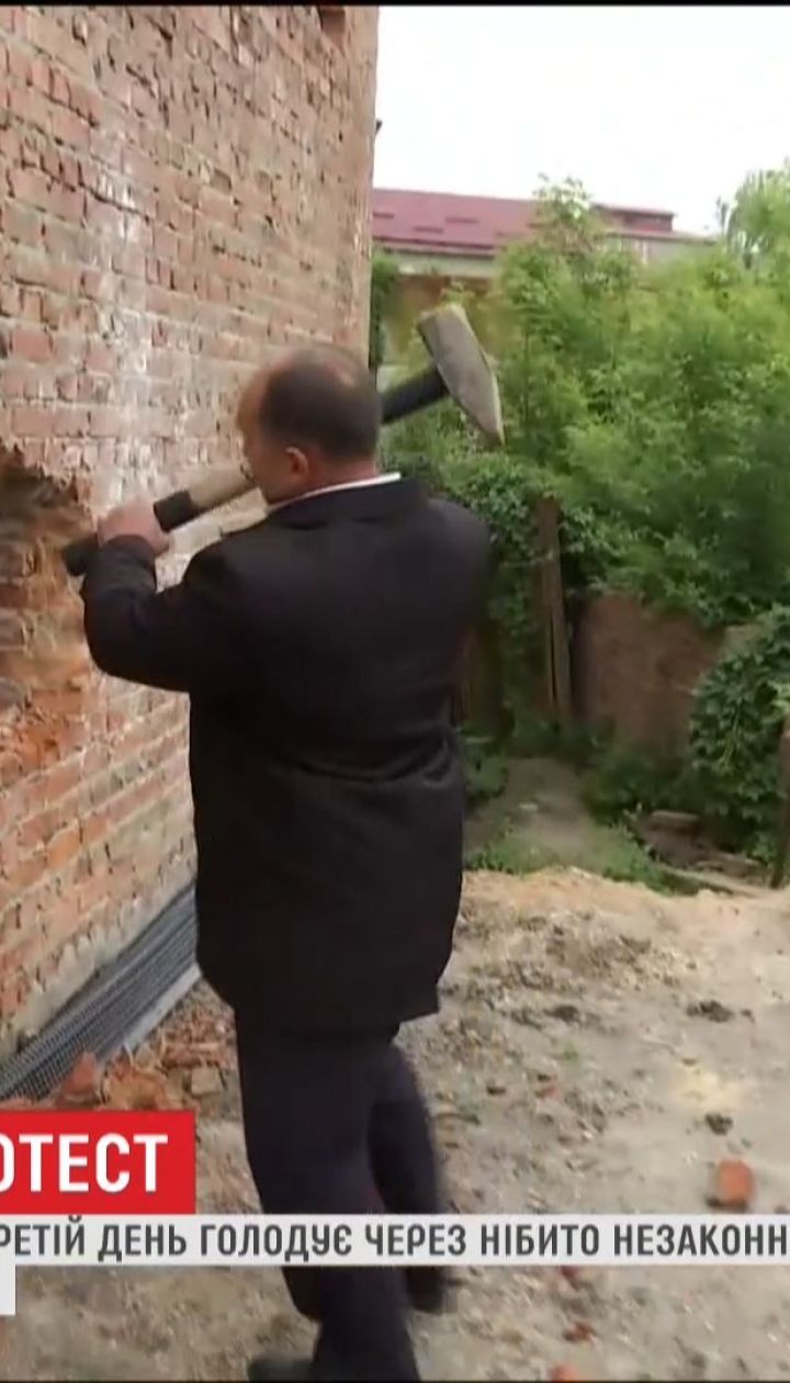 Мэр Золочева третий день голодает из-за якобы незаконной застройки на муниципальной земле