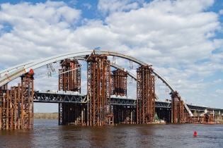 Как в Киеве возводят мост-долгострой через Днепр. Фото грандиозного строения