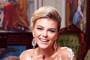 Вагітна Іриша Блохіна показала чималий животик у вишиванці