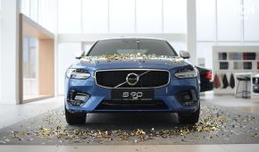 Компания Volvo привезла в Украину эксклюзивную версию роскошного седана