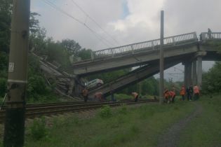 Хрустальний відрізаний від Луганська: на окупованій території підірвали міст
