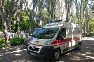 На Київщині школяра терміново госпіталізували з ЗНО через підозру на кір