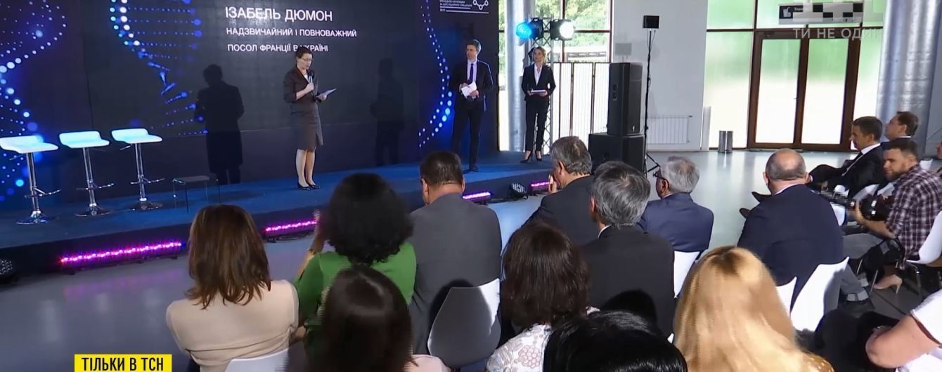 Посол Франції в Україні ошелешила знанням української мови