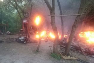 Під Тернополем невідомі зі стріляниною спалили табір ромів