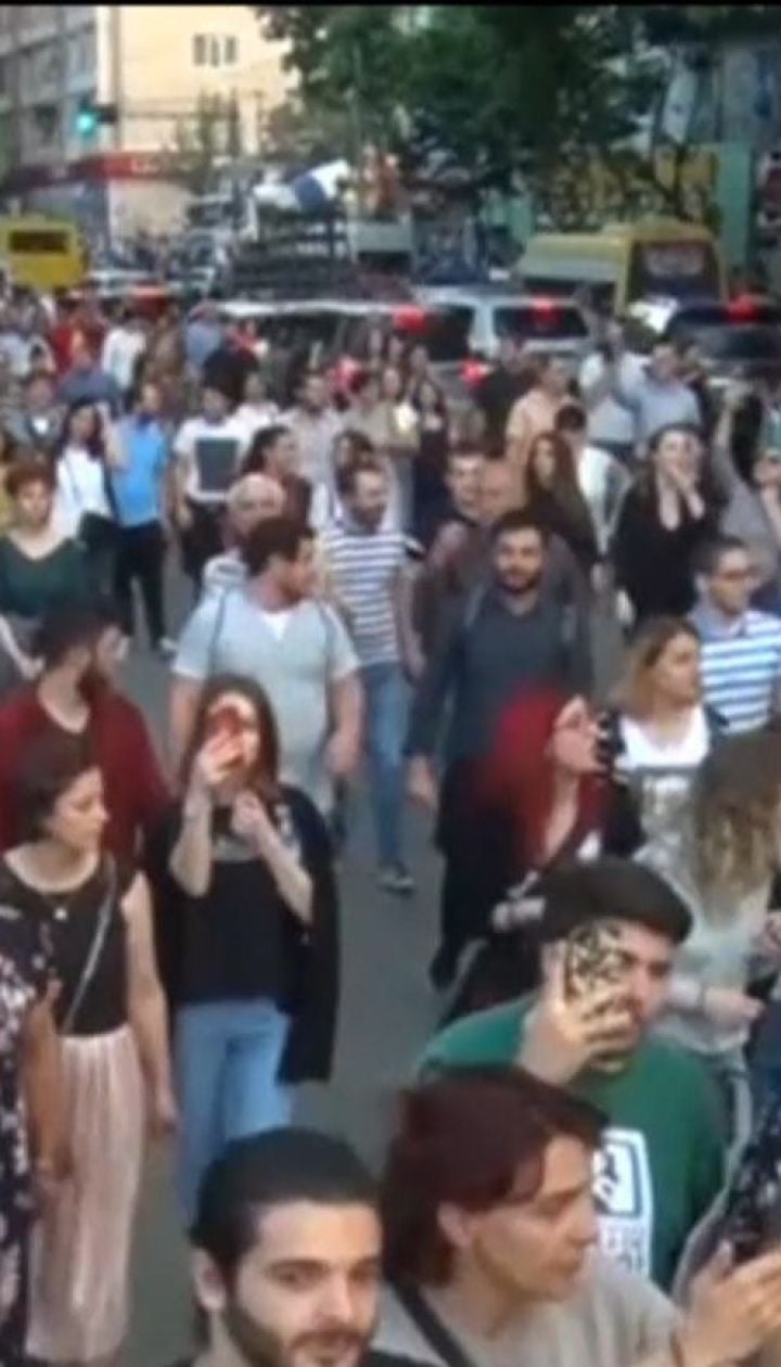 Тысячи активистов в Грузии требуют наказать убийц 16-летнего Давида Саралидзе