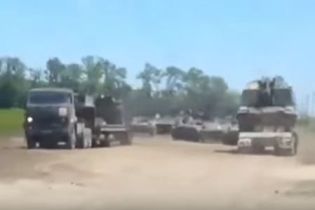 "До Чемпіонату світу готуються". На російсько-українському кордоні виявили колону військової техніки